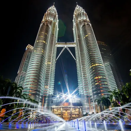 Sky Suites At Klcc By Mitstay